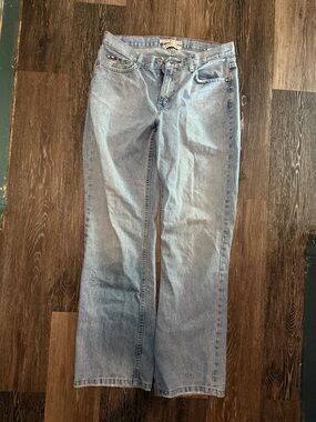 Tommy Hilfiger Women’s Light Wash class boot Leg Jeans - Light Blue